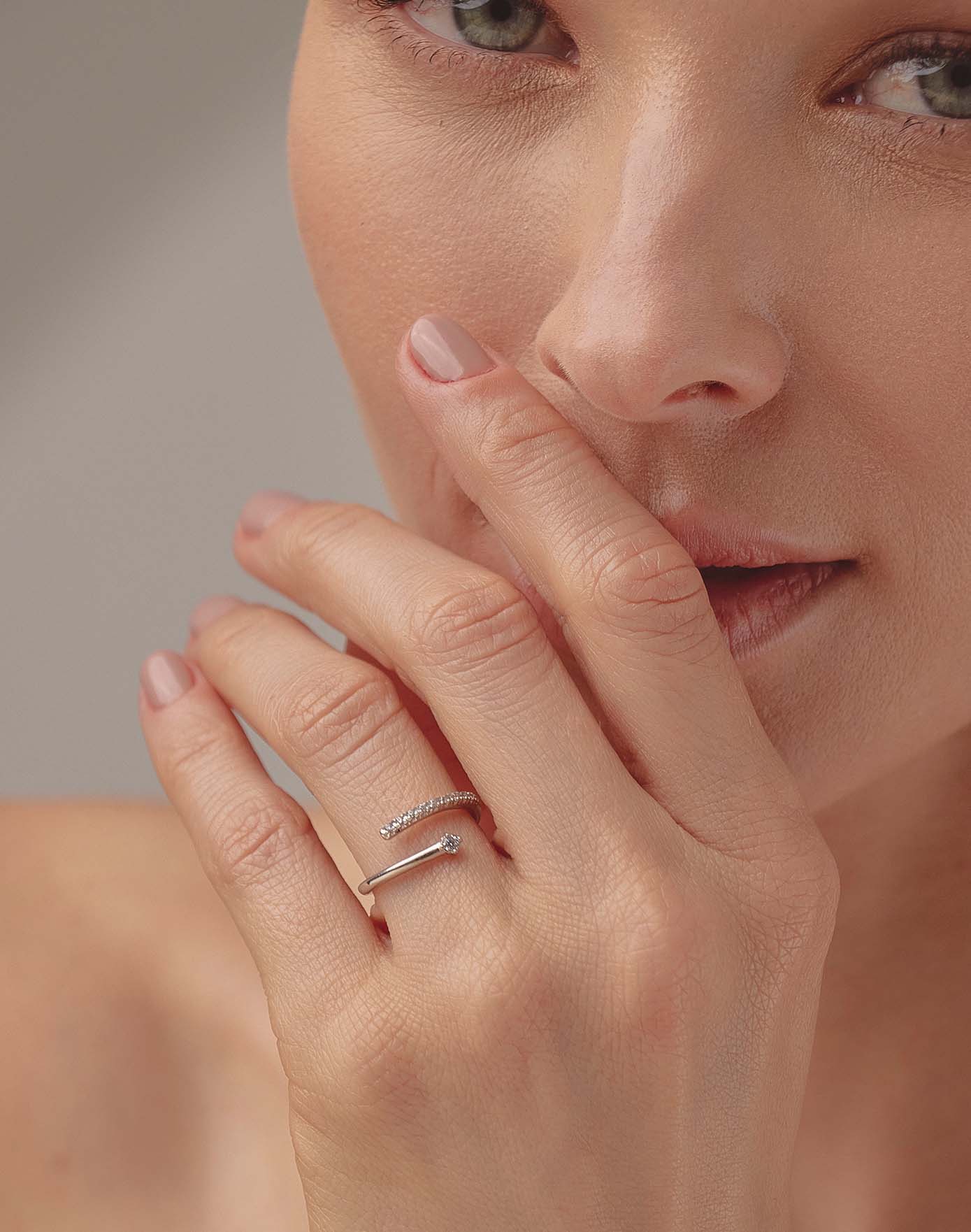 Anillo en Plata 925 Twist Crystal - Image 3