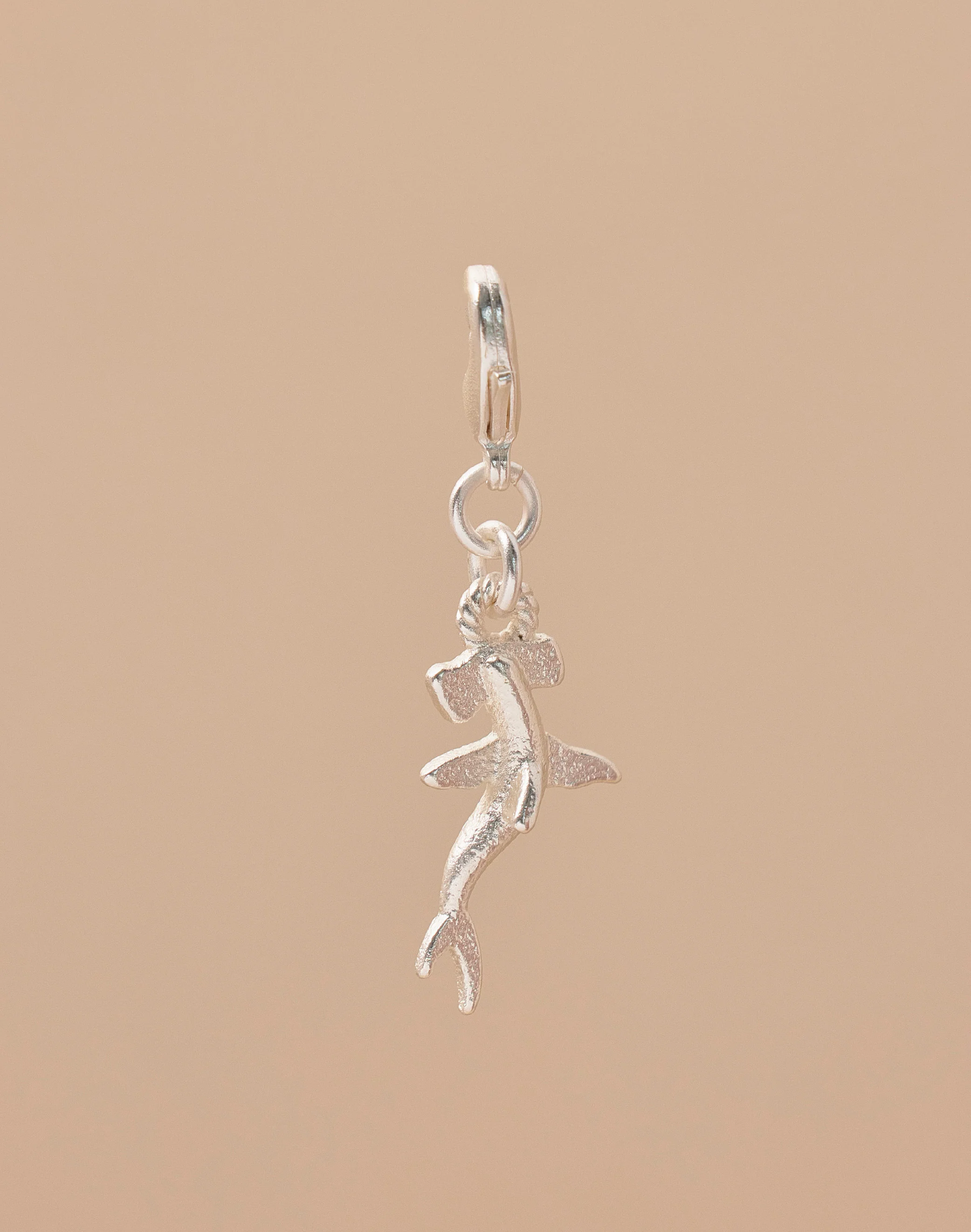 Mini Charm Tiburón Martillo - Image 2