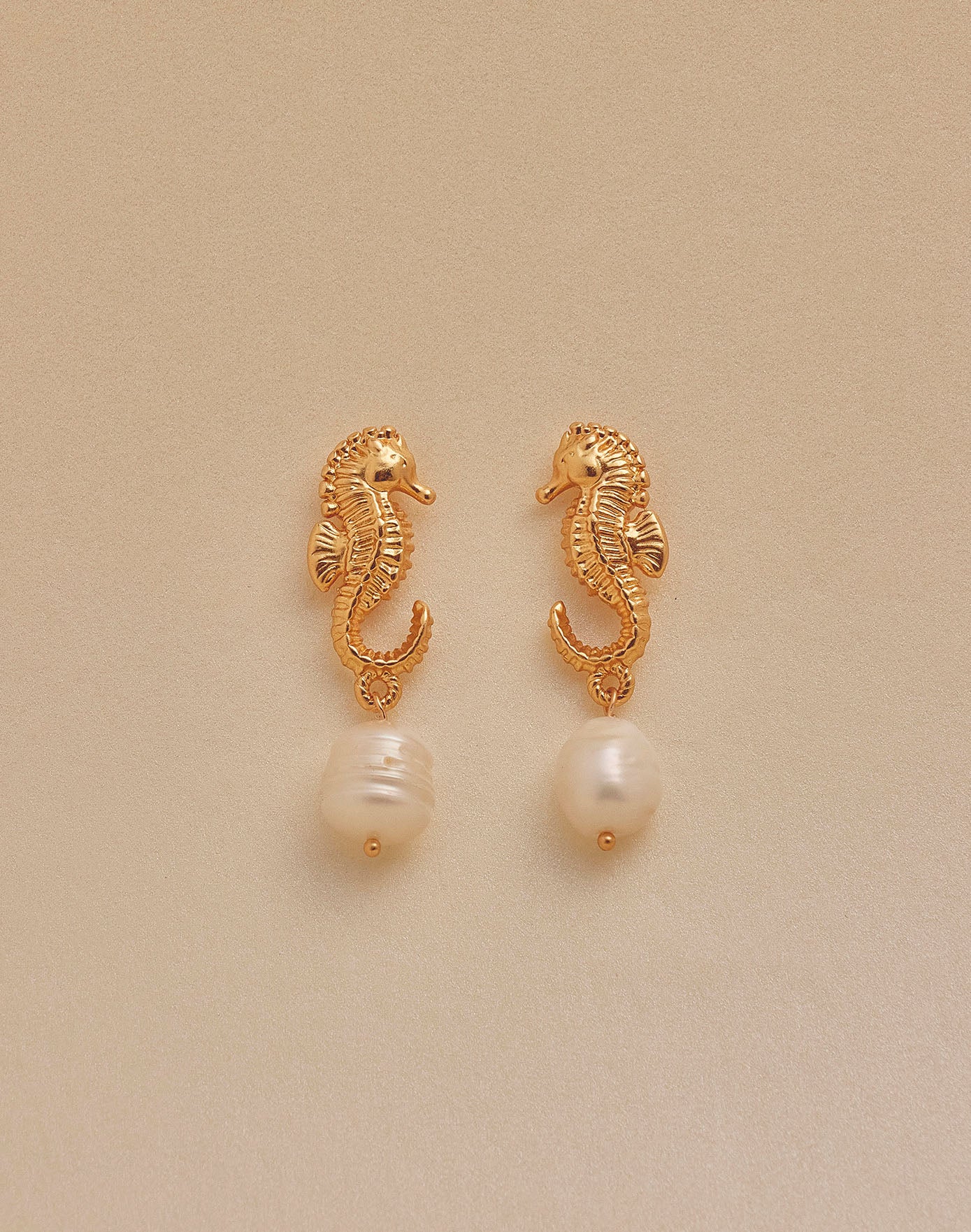 Pendientes Caballito de Mar Perla - Image 4